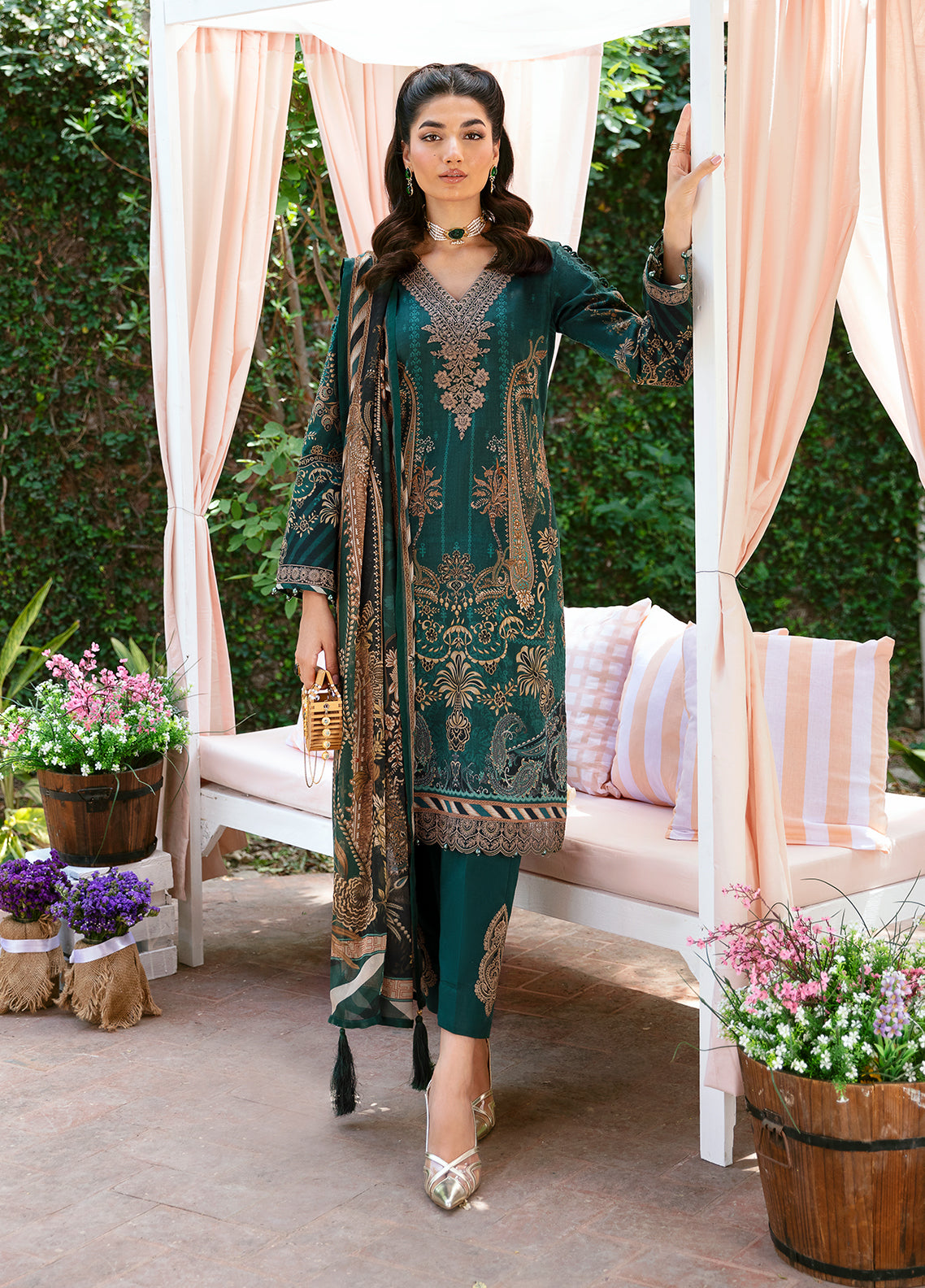 Pakistani Summer dress designs for Ladies | Summer Collection – Gulaal
