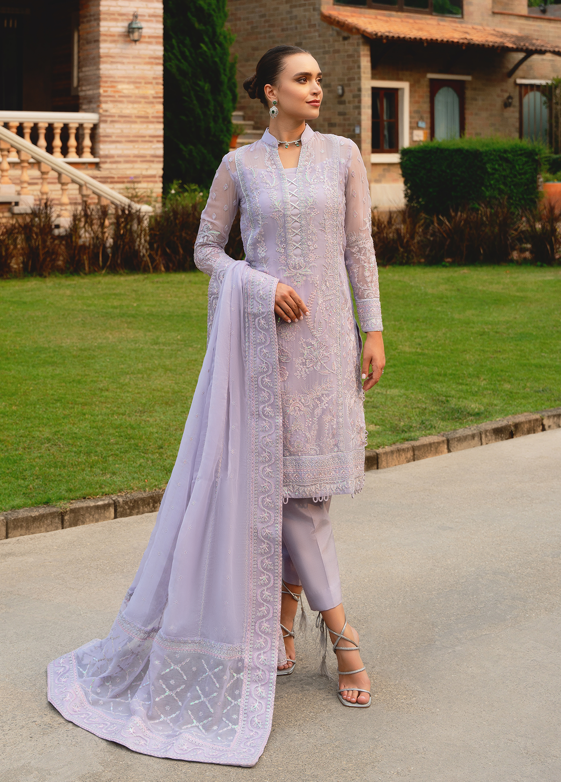 Walima elegant dress | Asian wedding dress, Pakistani bridal hairstyles,  Asian bridal dresses